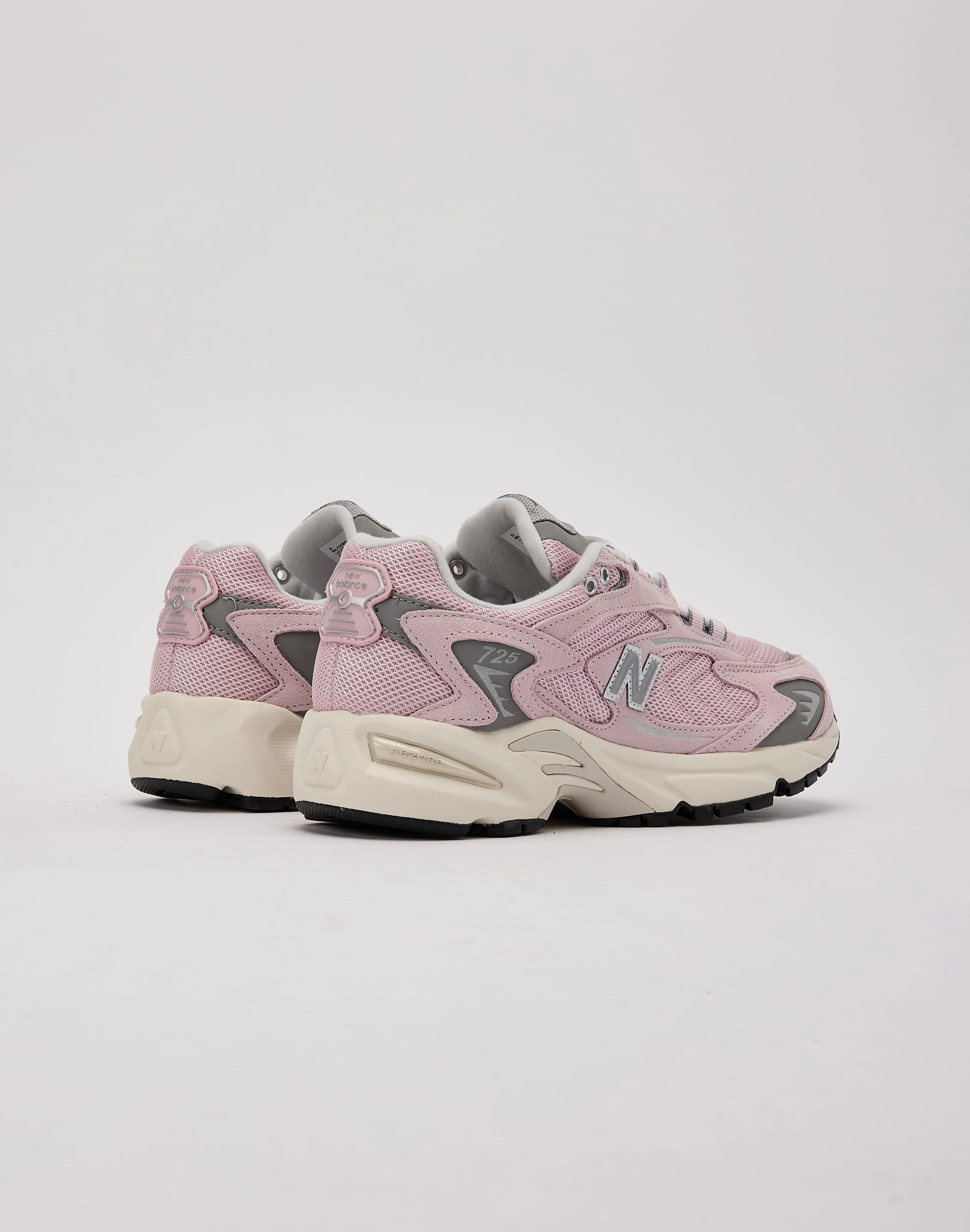 New Balance 725v1 Grade-School Cushioned Shoes