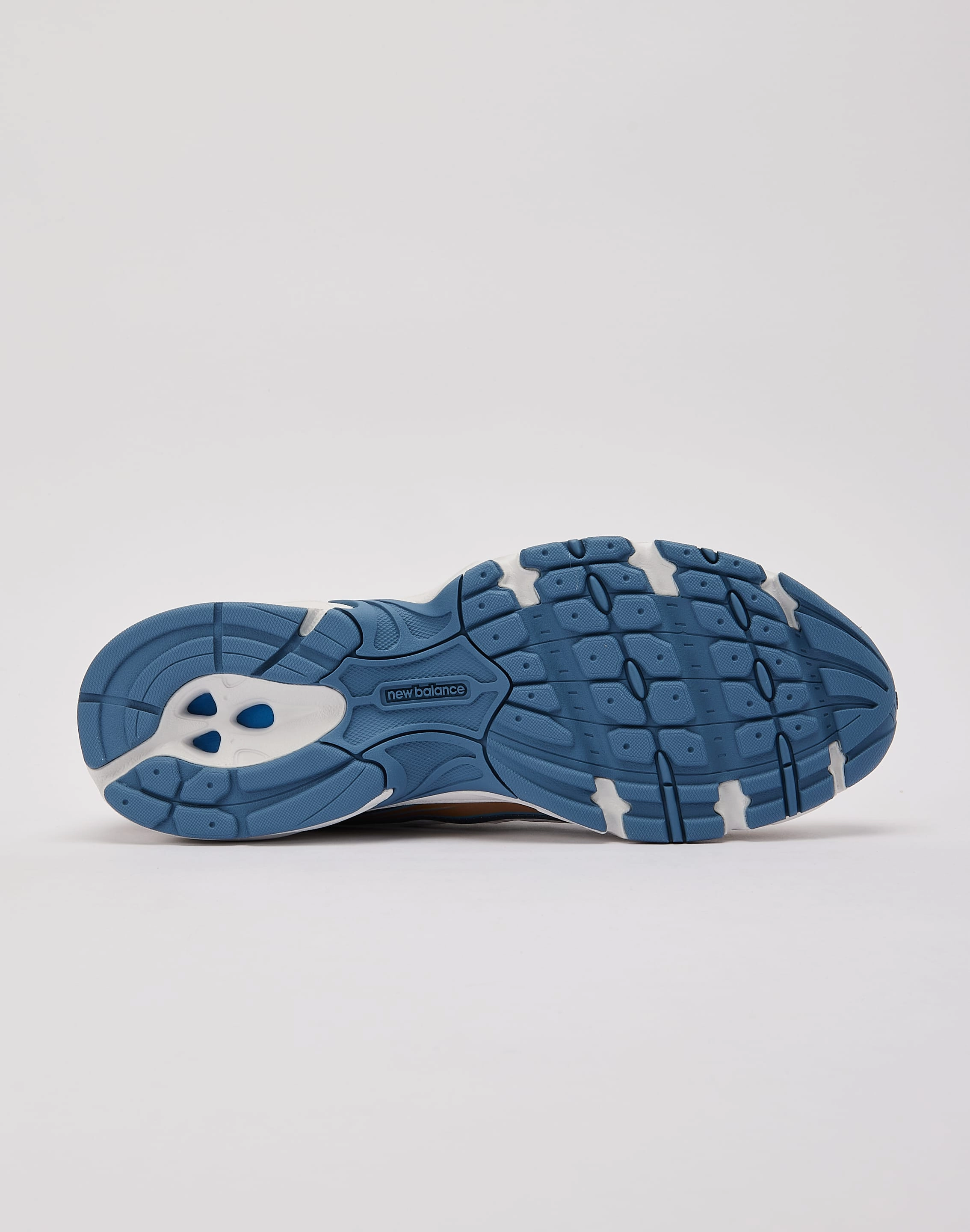 New Balance 740 Cushioned Shoes
