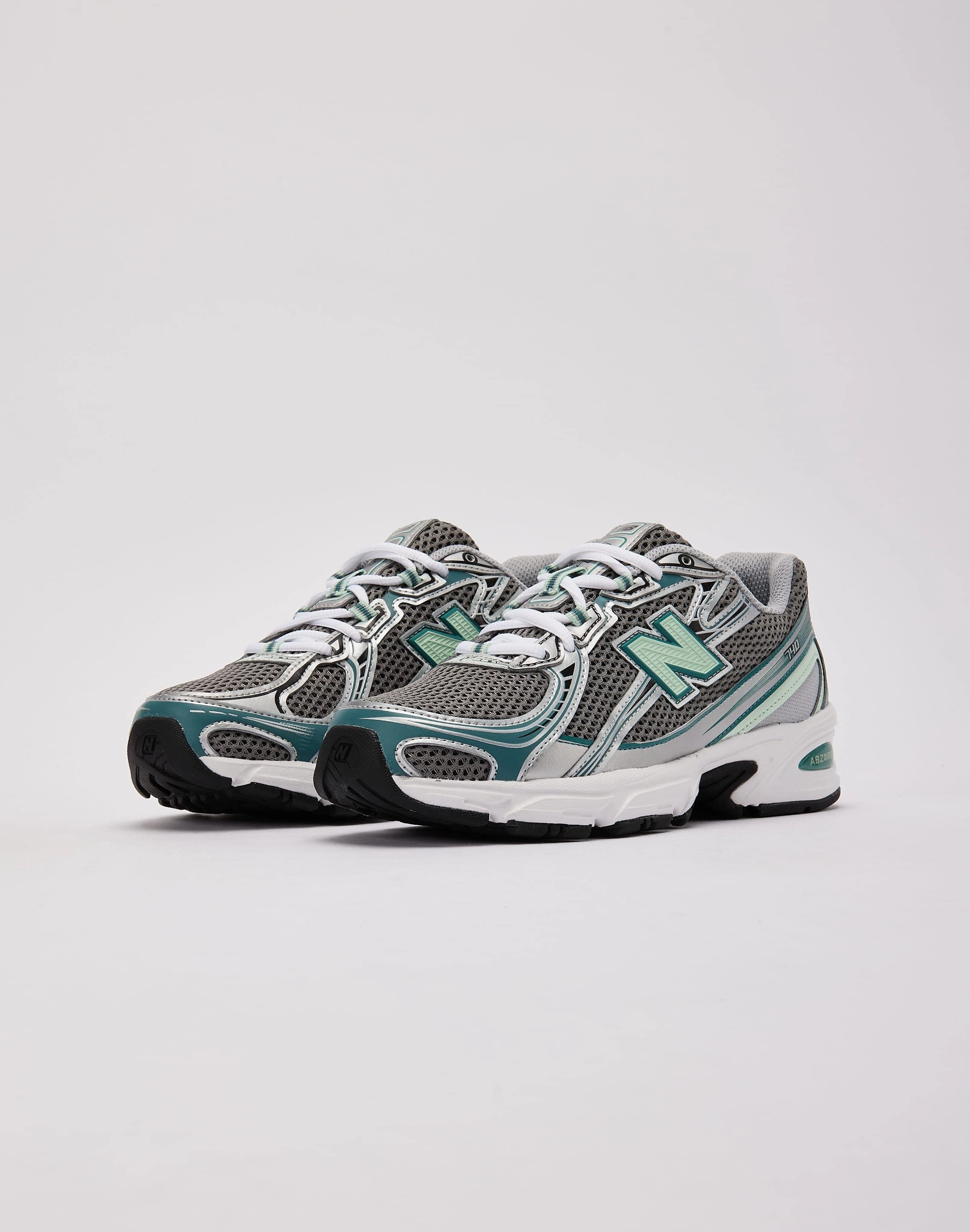New Balance 740 Cushioned Shoes