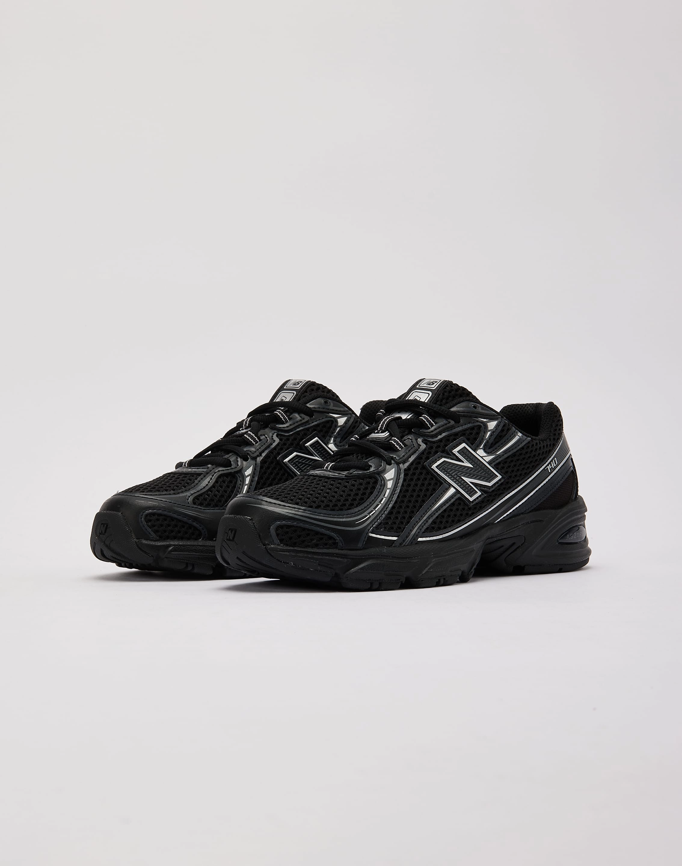 New Balance 740 Grade-School Chunky Style Sneakers