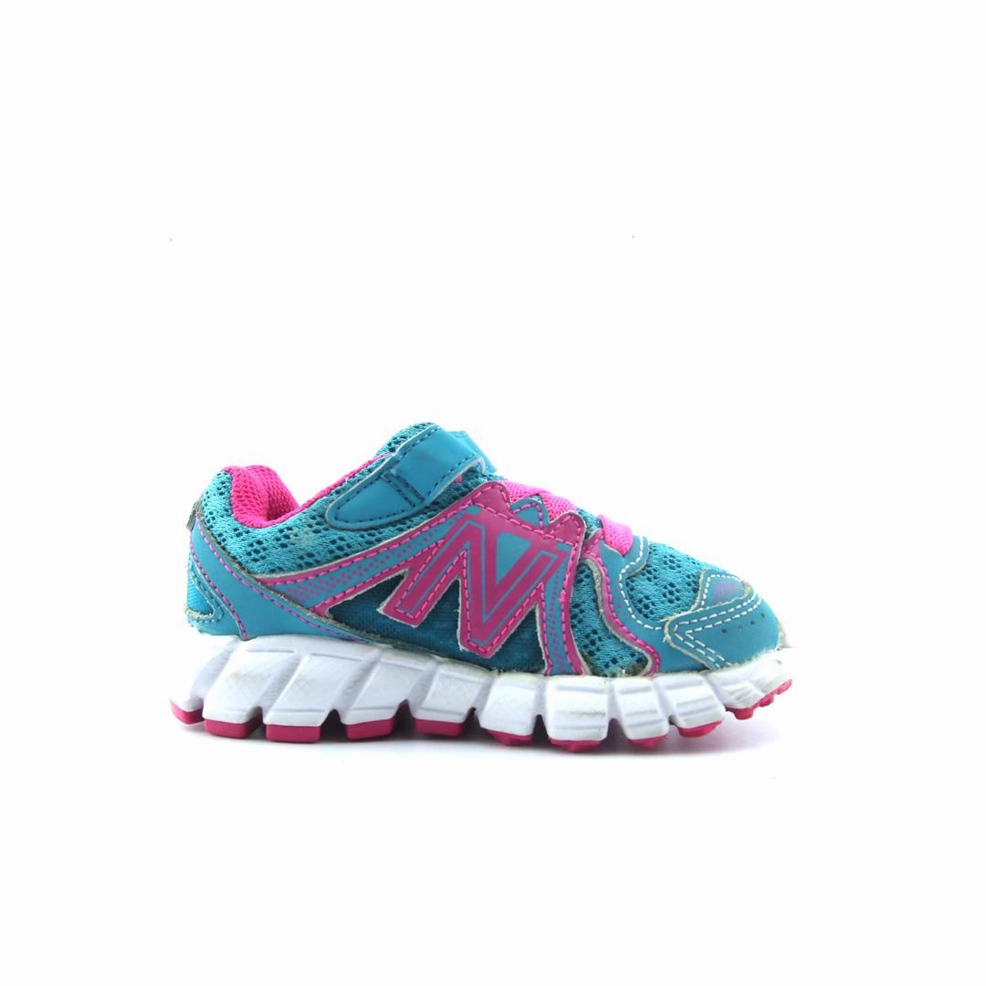 NEW BALANCE 750V2 New Balance casual shoe looks