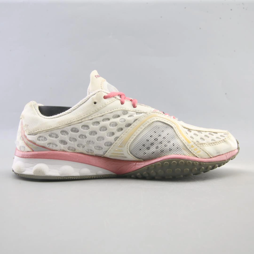 NEW BALANCE 805 retro New Balance shoe shots