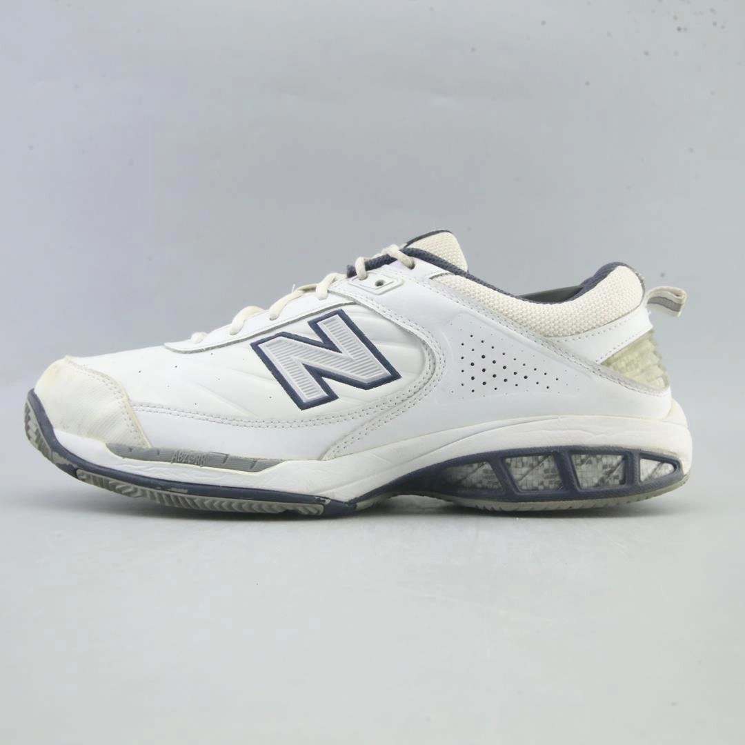 NEW BALANCE 806 New Balance athletic performance footwear
