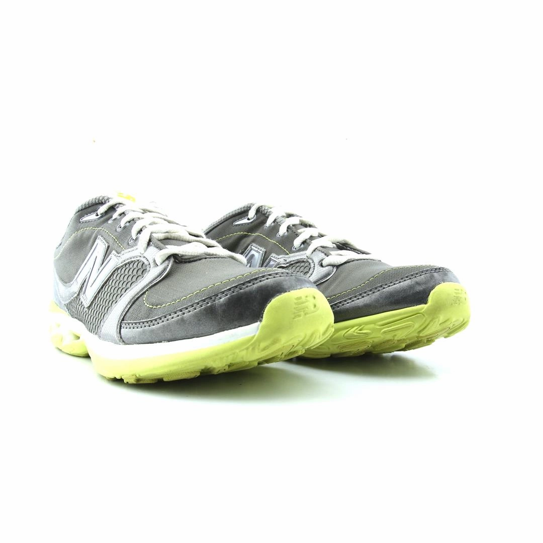 NEW BALANCE 812 New Balance casual shoe looks