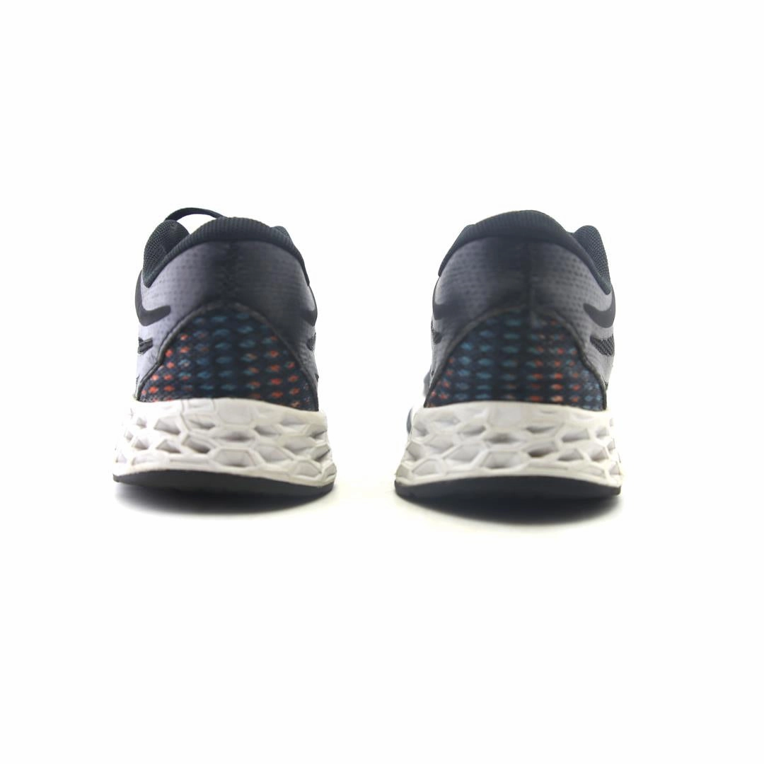 NEW BALANCE 822V3 New Balance trainer visuals