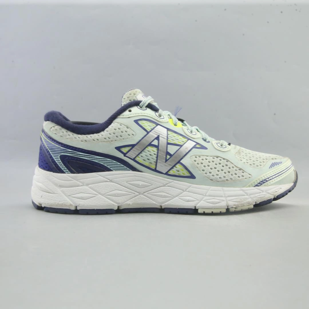 NEW BALANCE 840V3 retro New Balance shoe shots