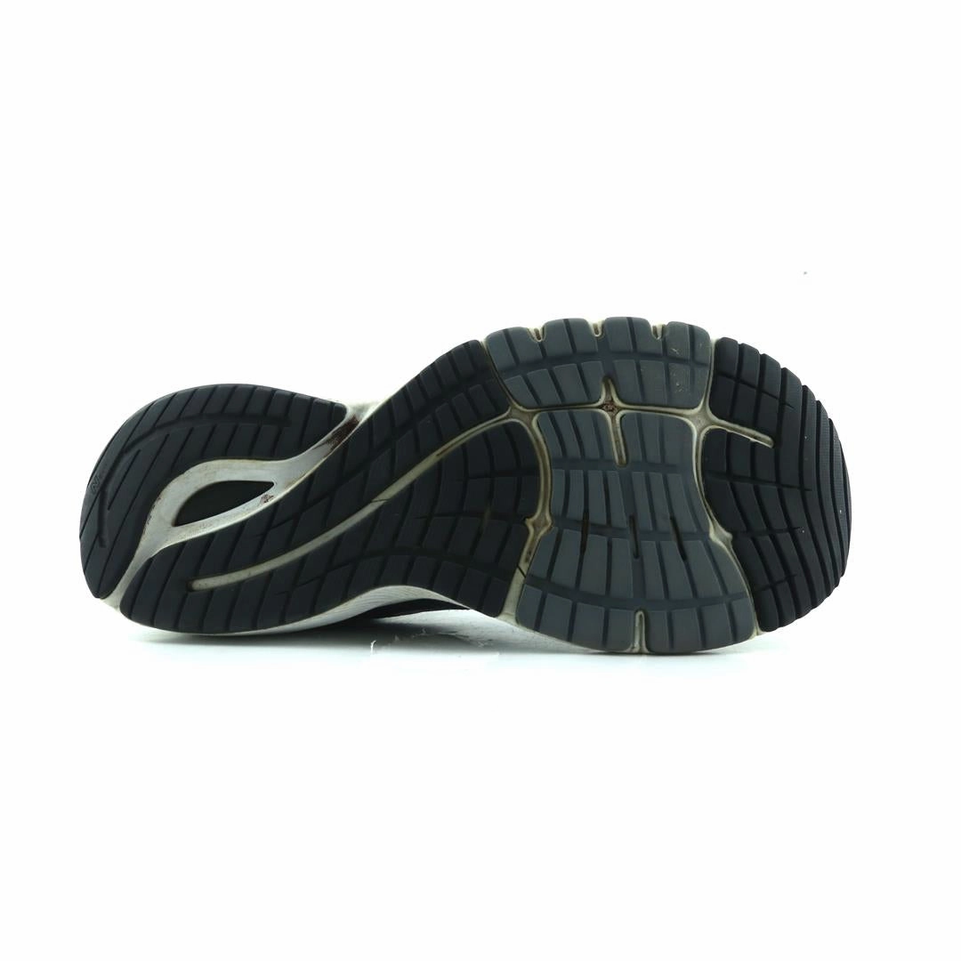 NEW BALANCE 860 V10 New Balance casual shoe looks