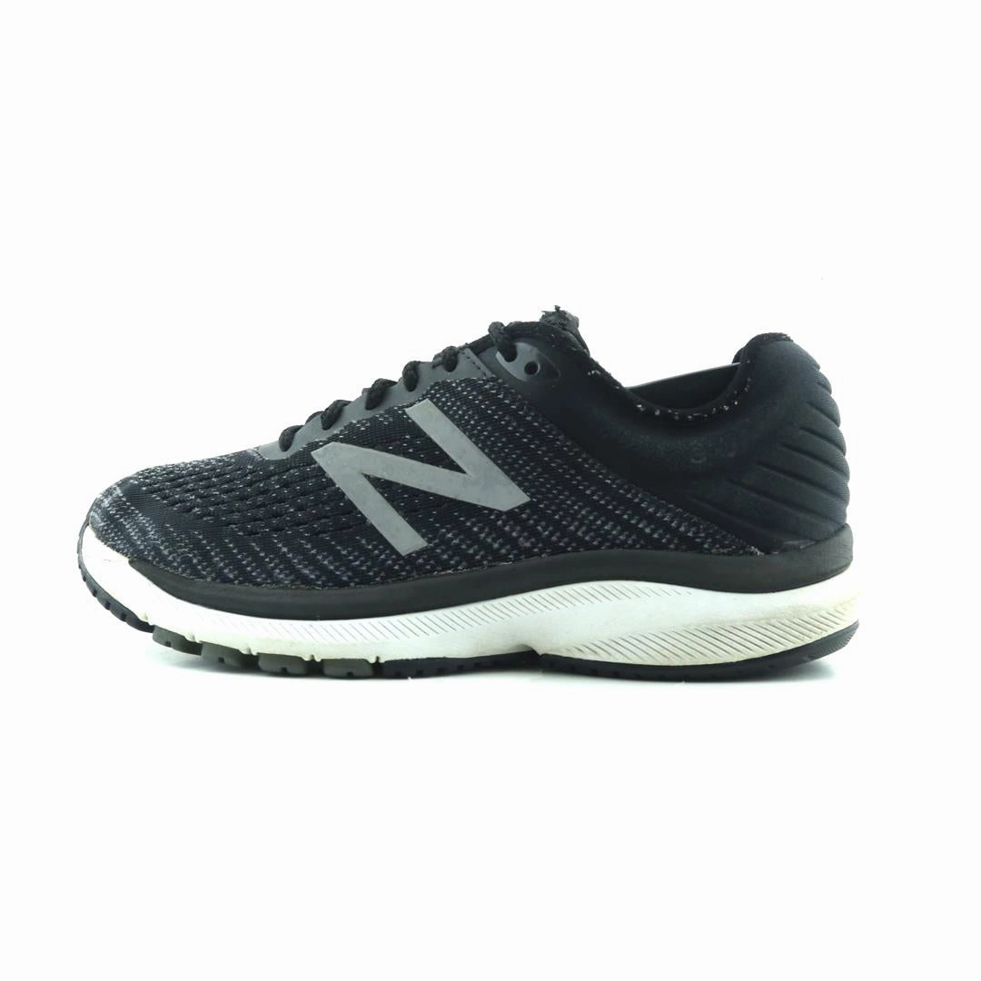 NEW BALANCE 860 V10 New Balance stylish casual shoe designs