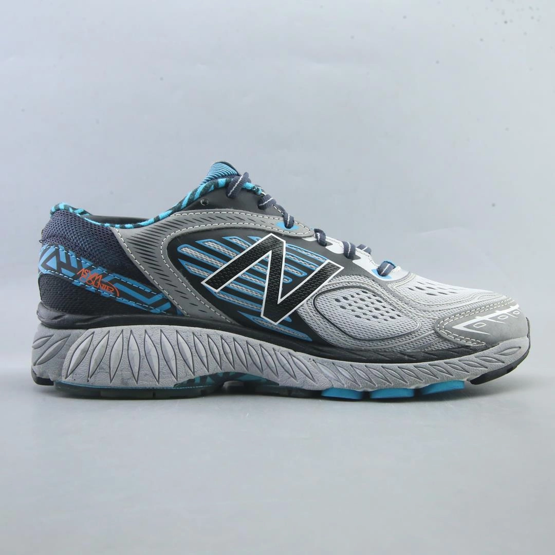 NEW BALANCE 860 V7 New Balance casual shoe looks