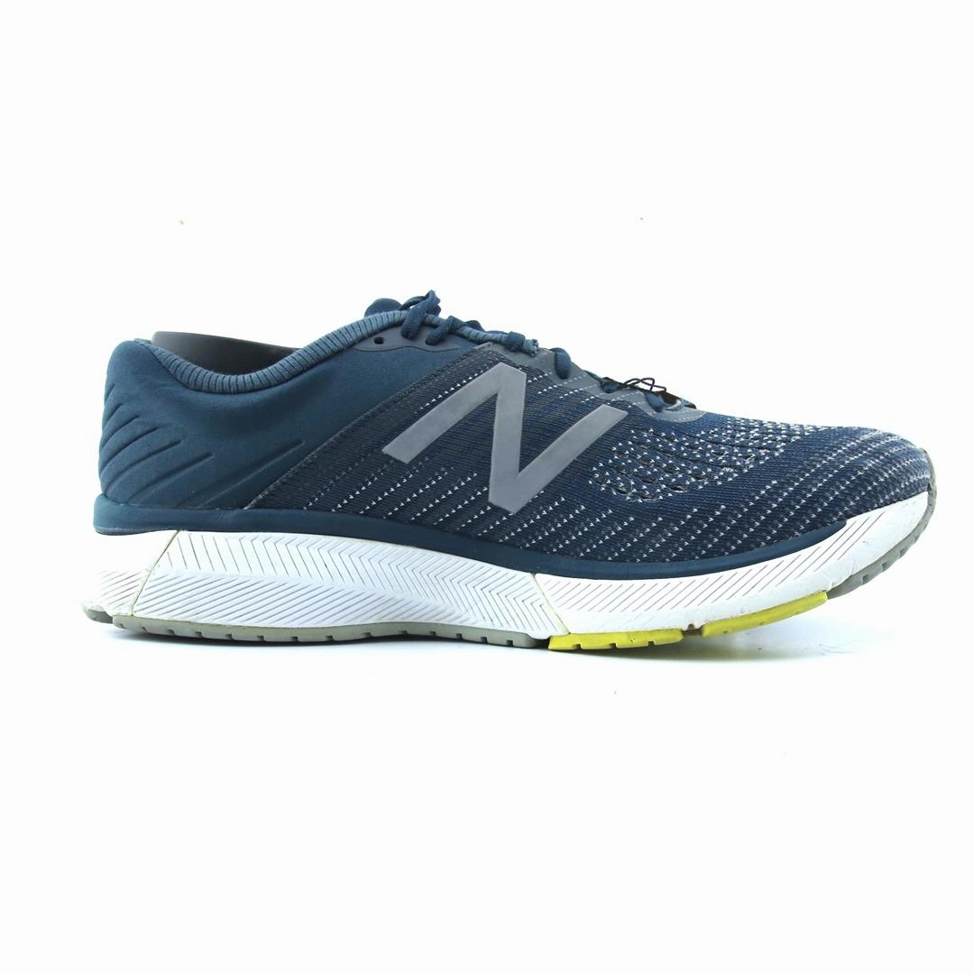 NEW BALANCE 860V10 New Balance trainer visuals