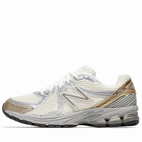 New Balance 860v2 - Sea Salt/Gold Metallic New Balance casual trainers with arch support