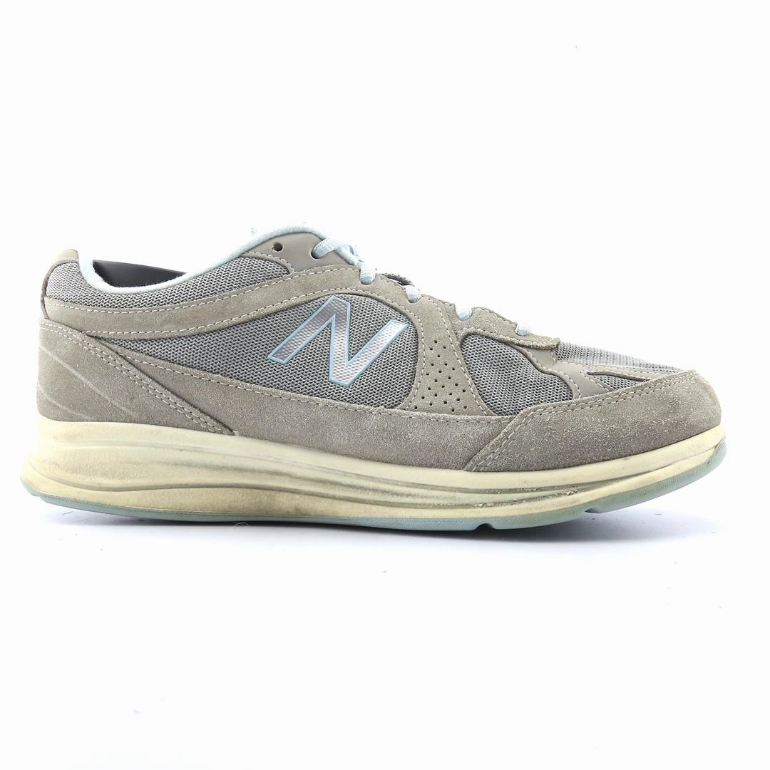 NEW BALANCE 877V1 New Balance trainer visuals