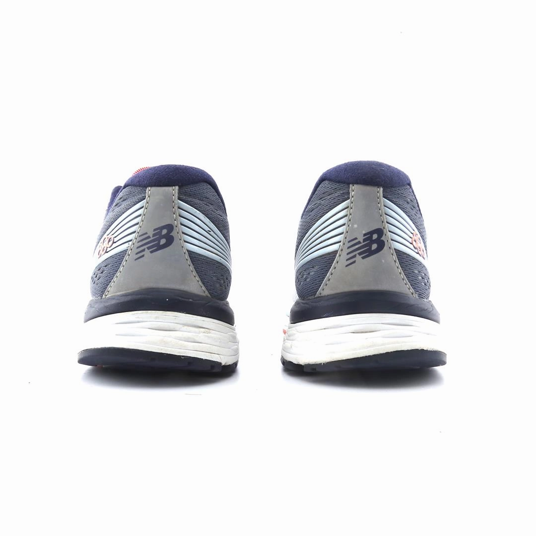 NEW BALANCE 880 V8 New Balance trainer visuals