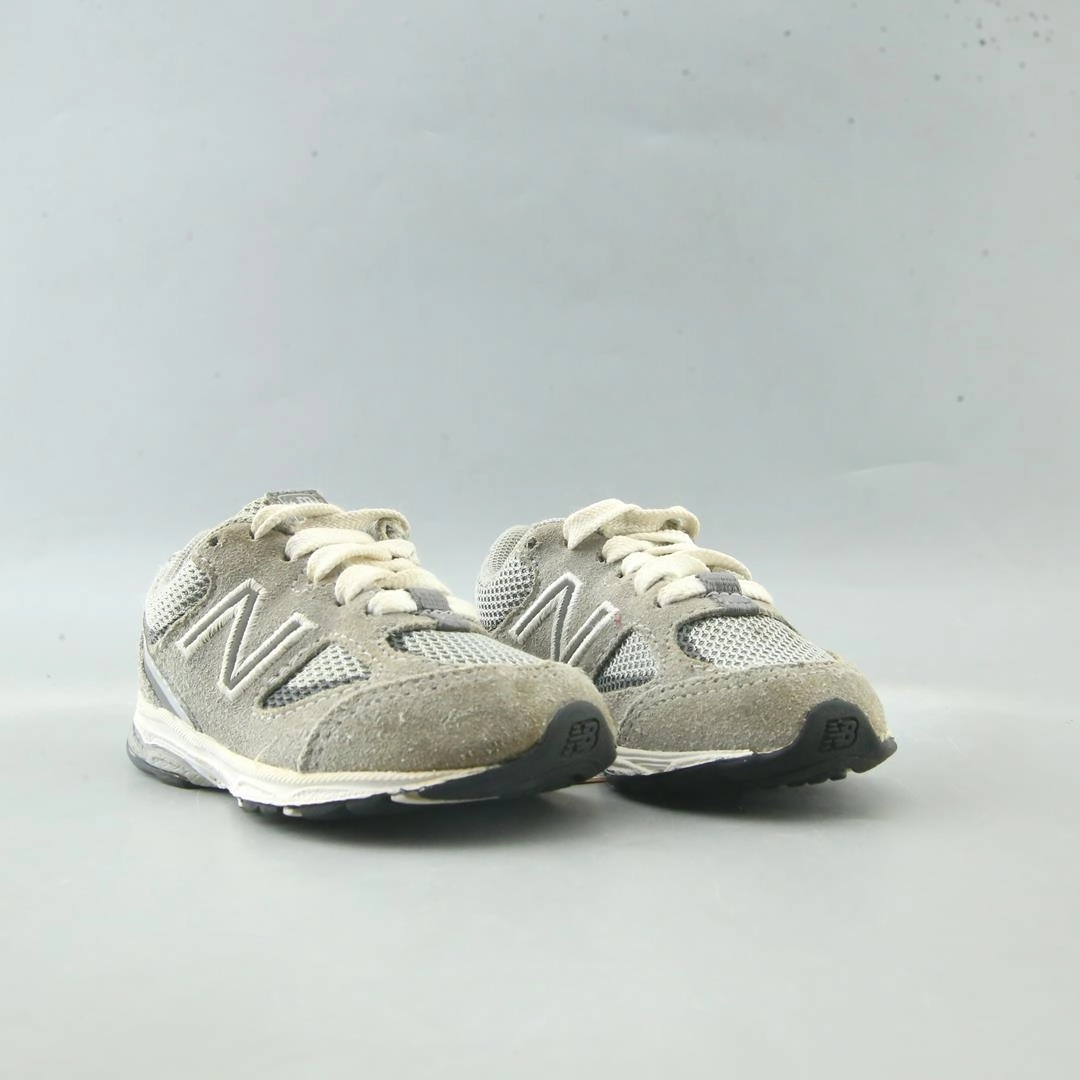 NEW BALANCE 880V2 New Balance casual shoe looks