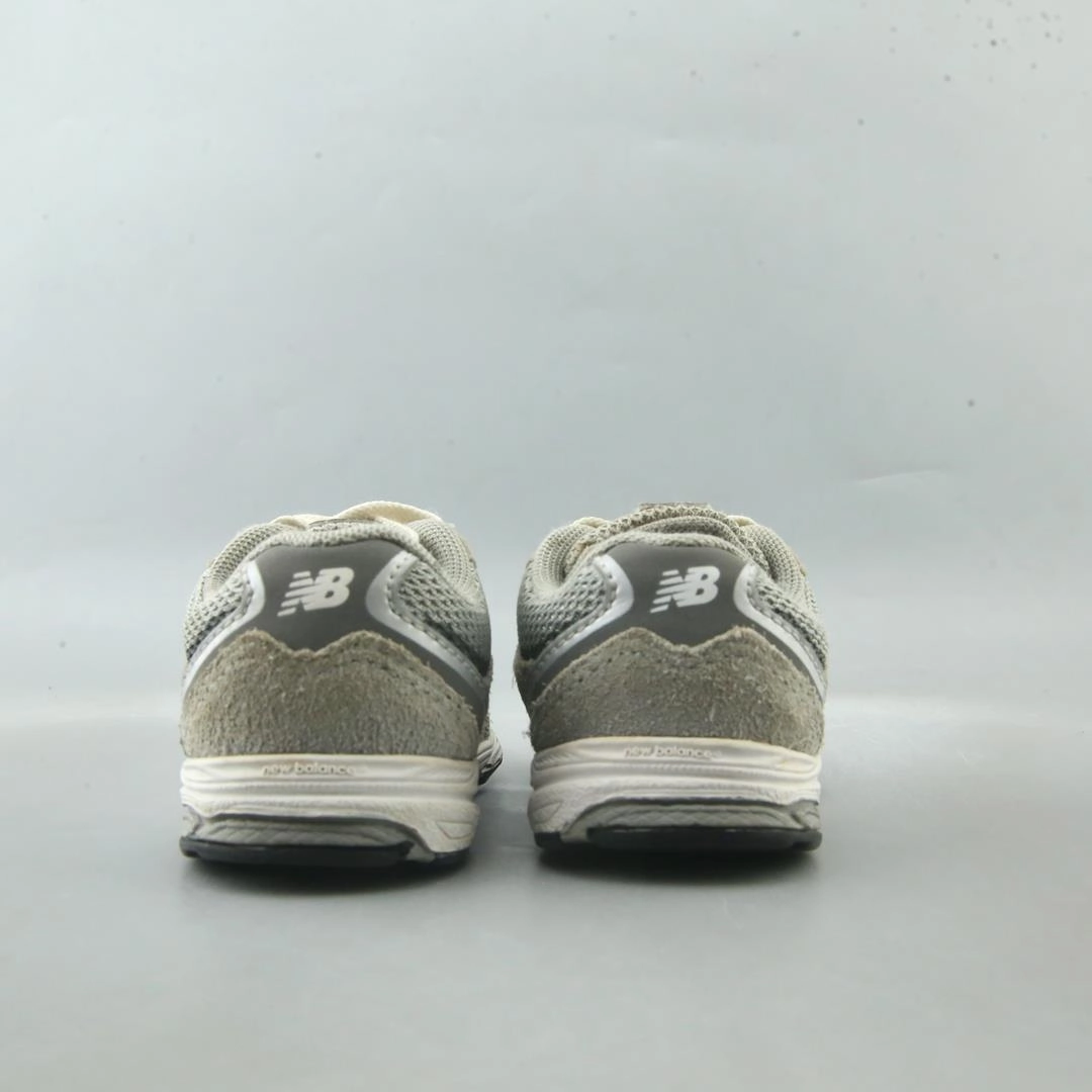 NEW BALANCE 880V2 New Balance casual shoe looks