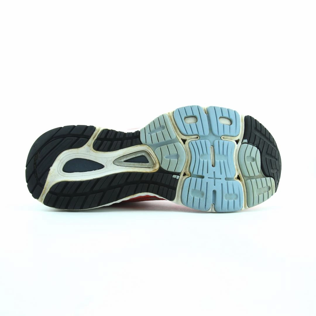 NEW BALANCE 880V8 New Balance trainer visuals