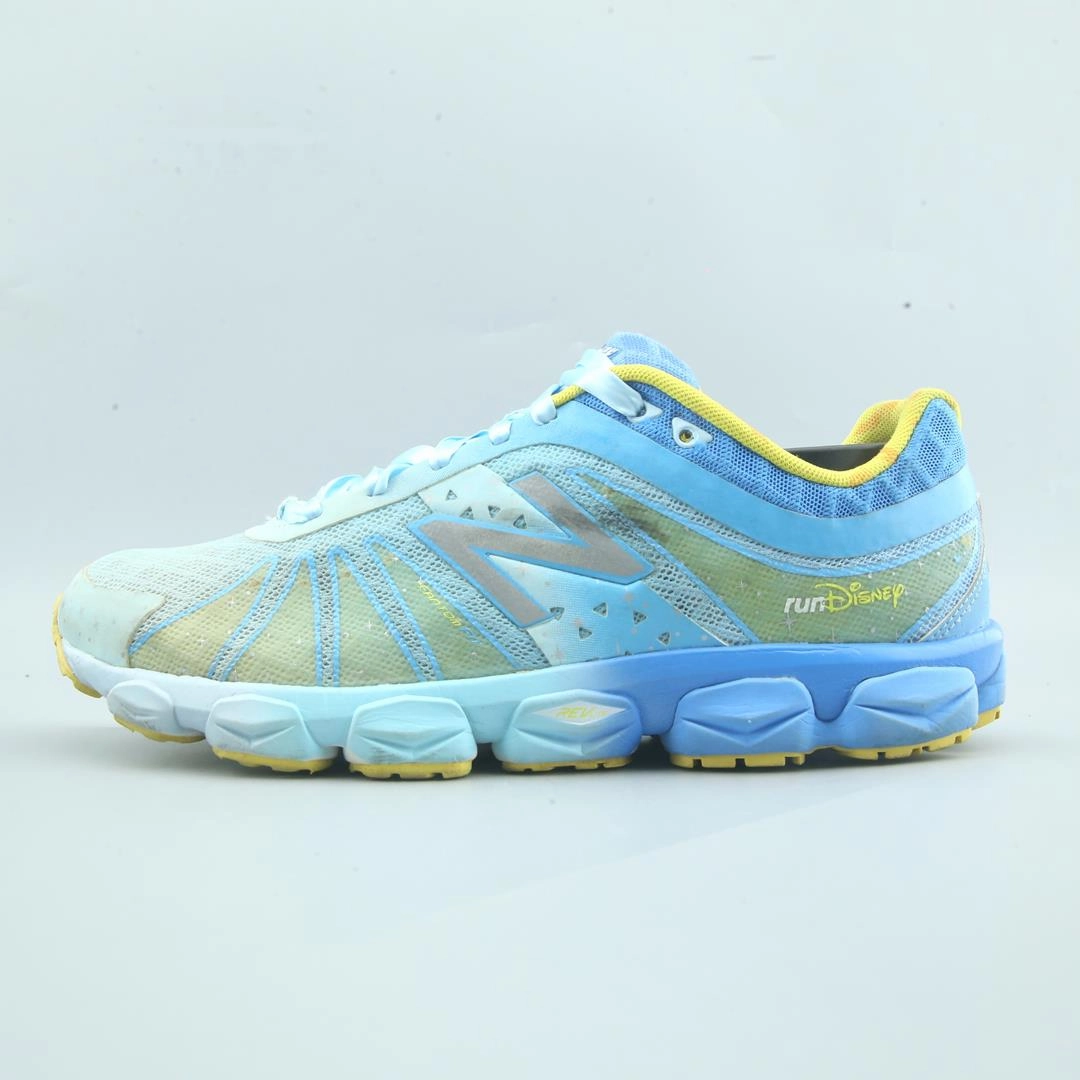 NEW BALANCE 890V4 New Balance supportive sneaker models