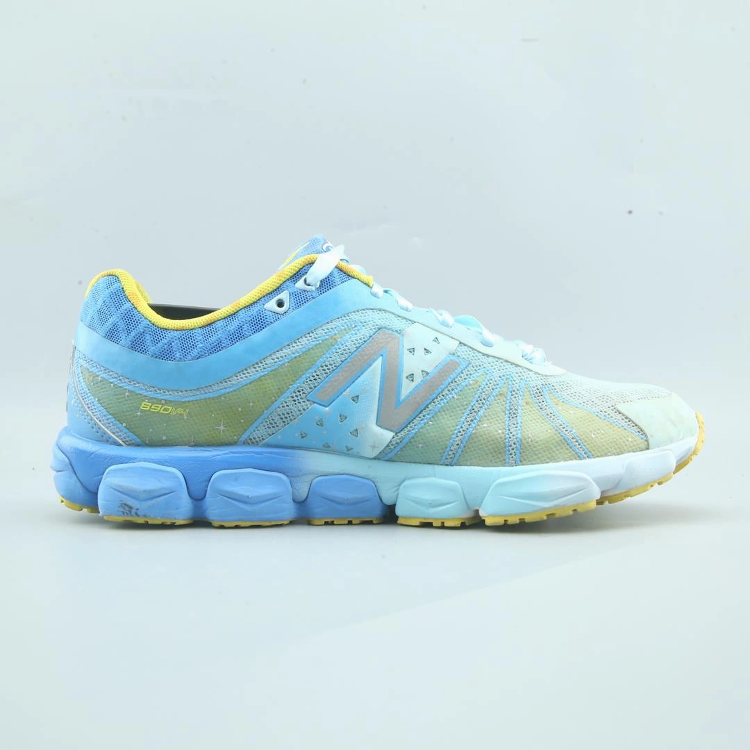 NEW BALANCE 890V4 stylish New Balance designs