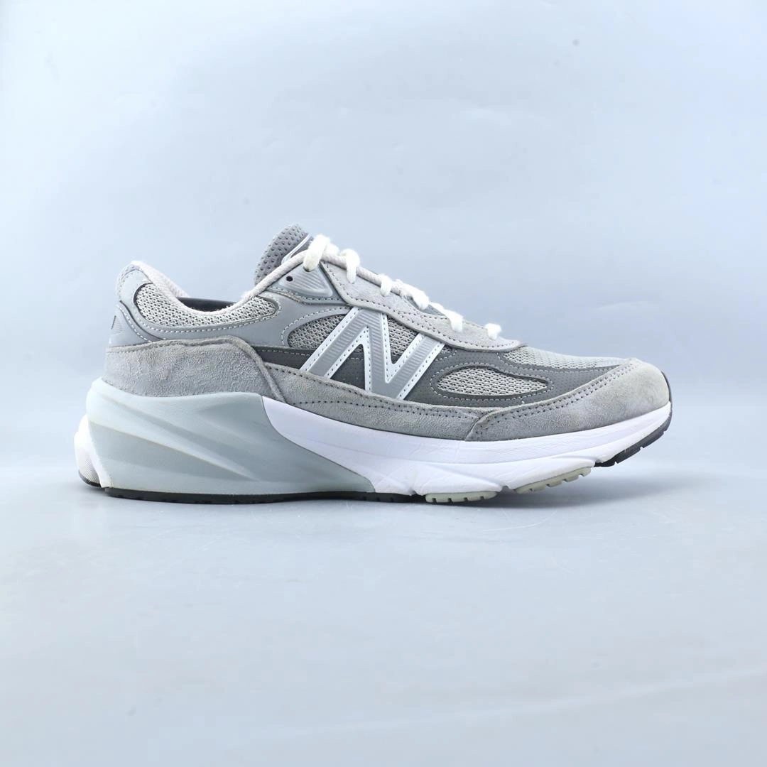 NEW BALANCE 990 V6 stylish New Balance designs