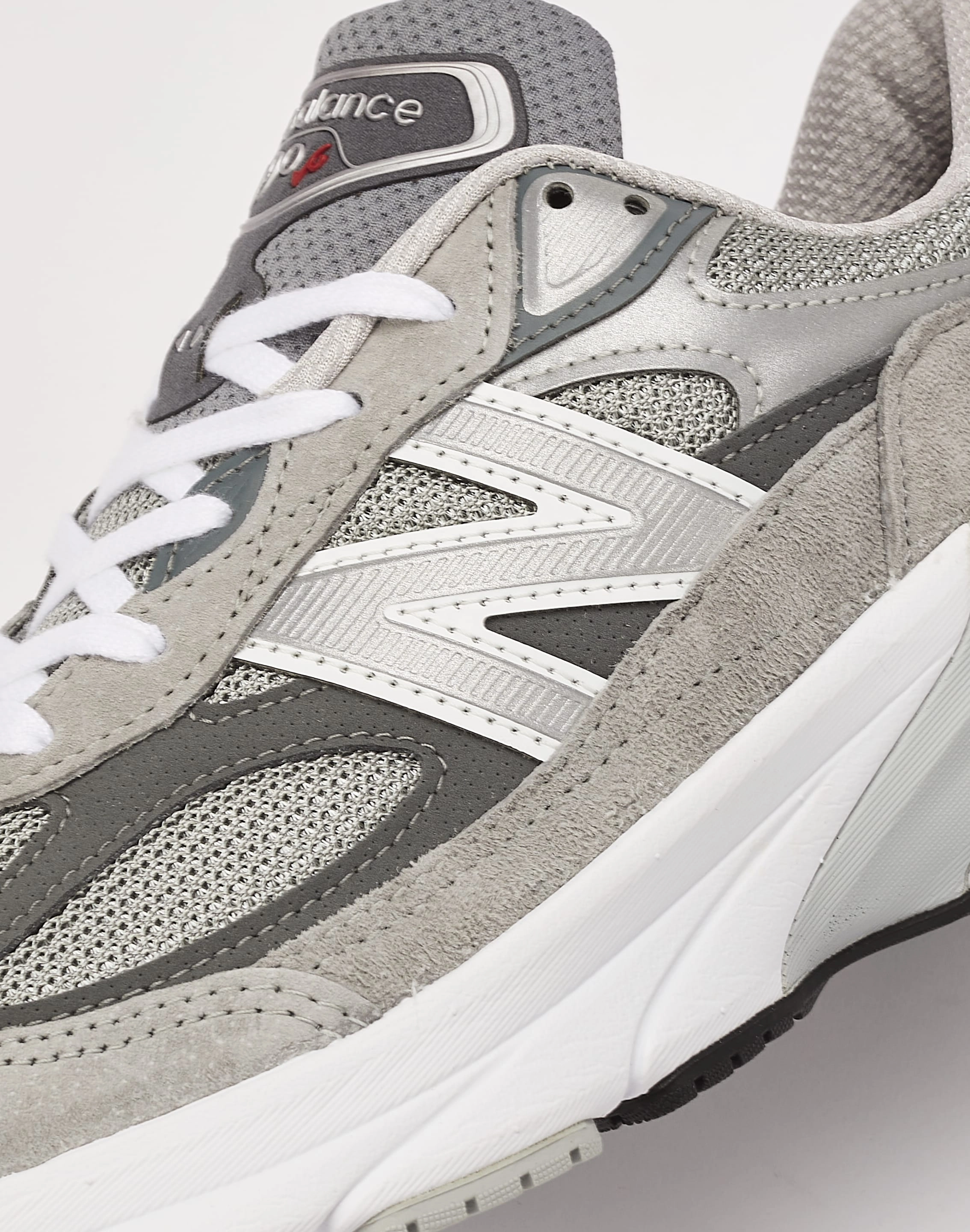 New Balance 990v6 Cushioned Shoes