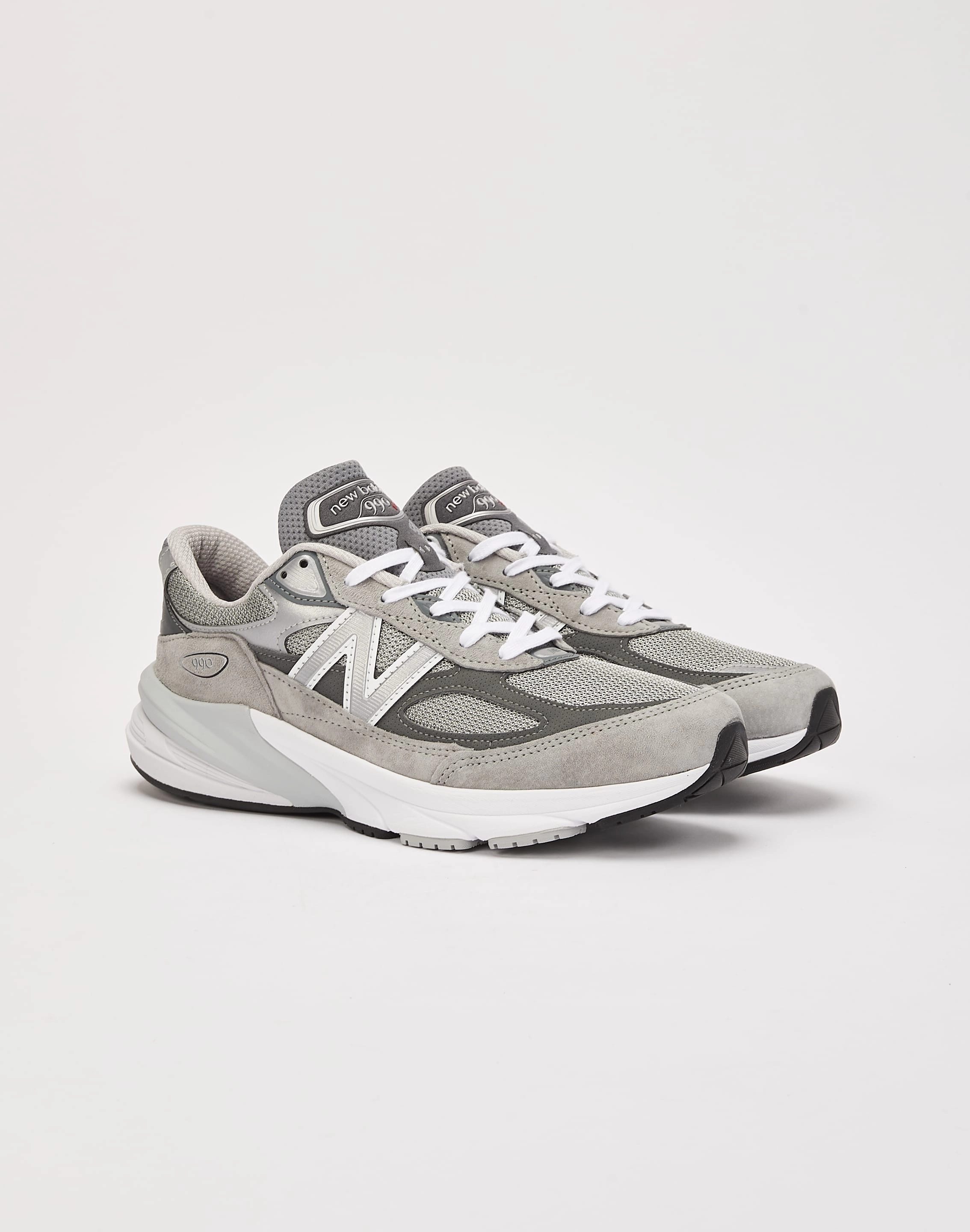 New Balance 990v6 Cushioned Shoes