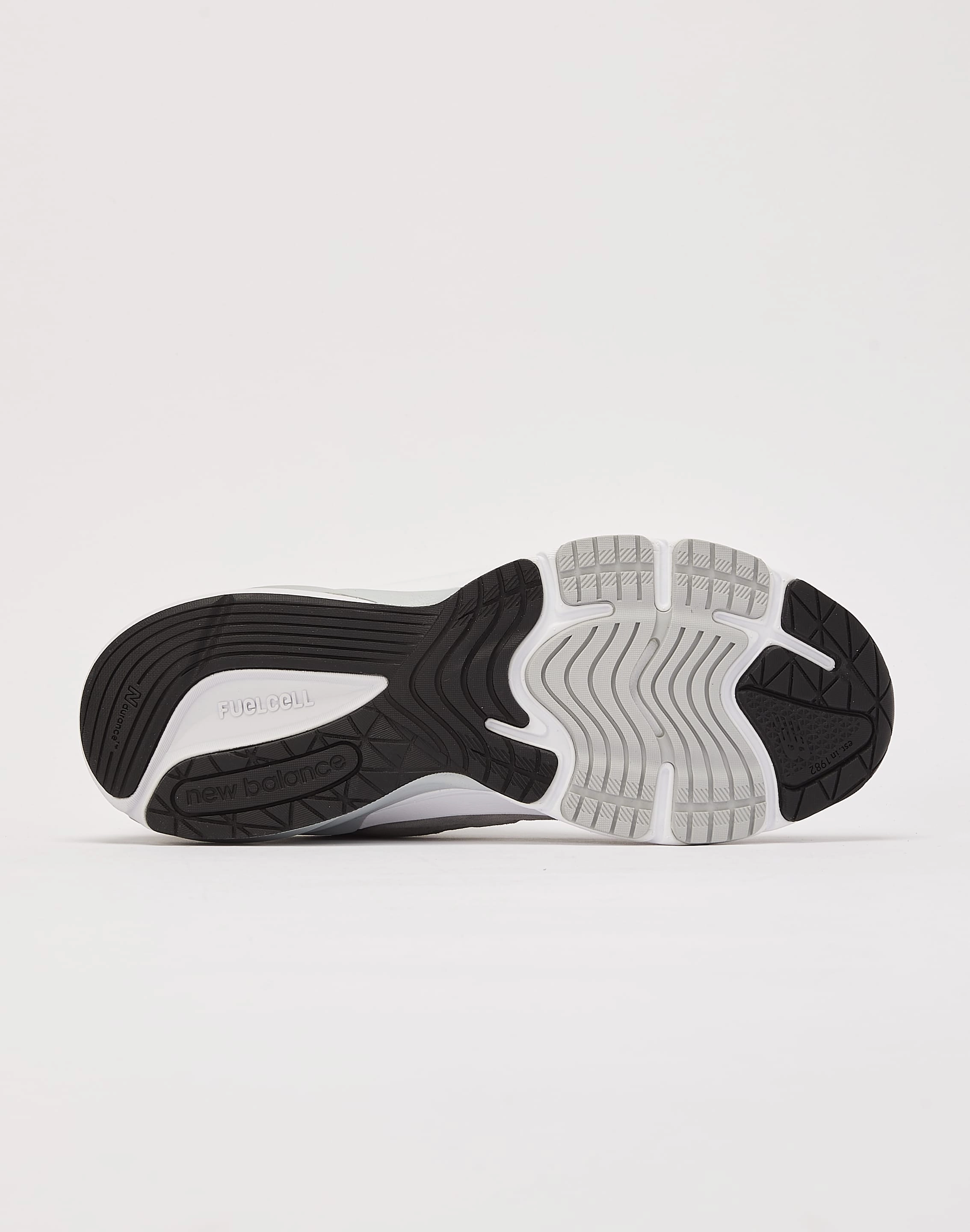 New Balance 990v6 Cushioned Shoes