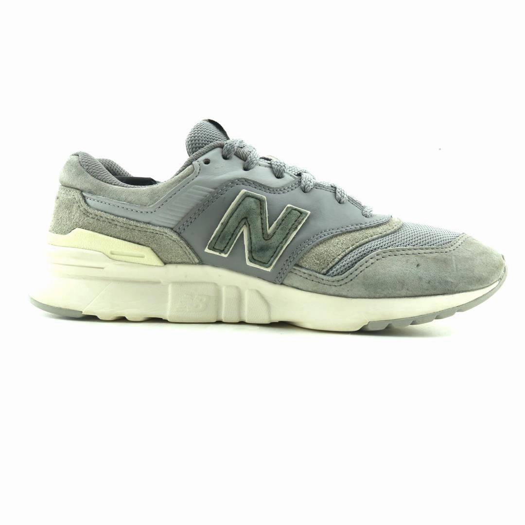 NEW BALANCE 997H New Balance casual shoe looks