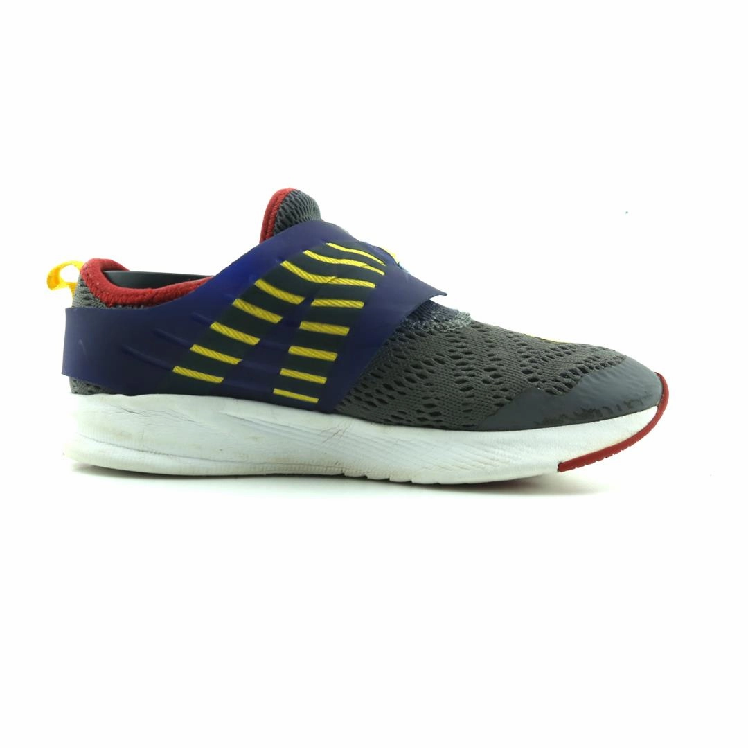 NEW BALANCE CORE REVEAL V2 New Balance casual shoe looks