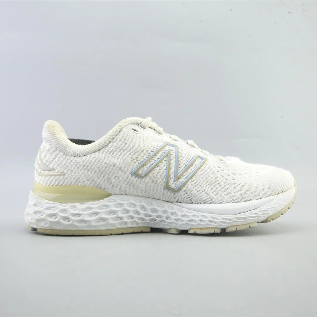 NEW BALANCE FRESH FOAM 880 V11 New Balance casual shoe looks