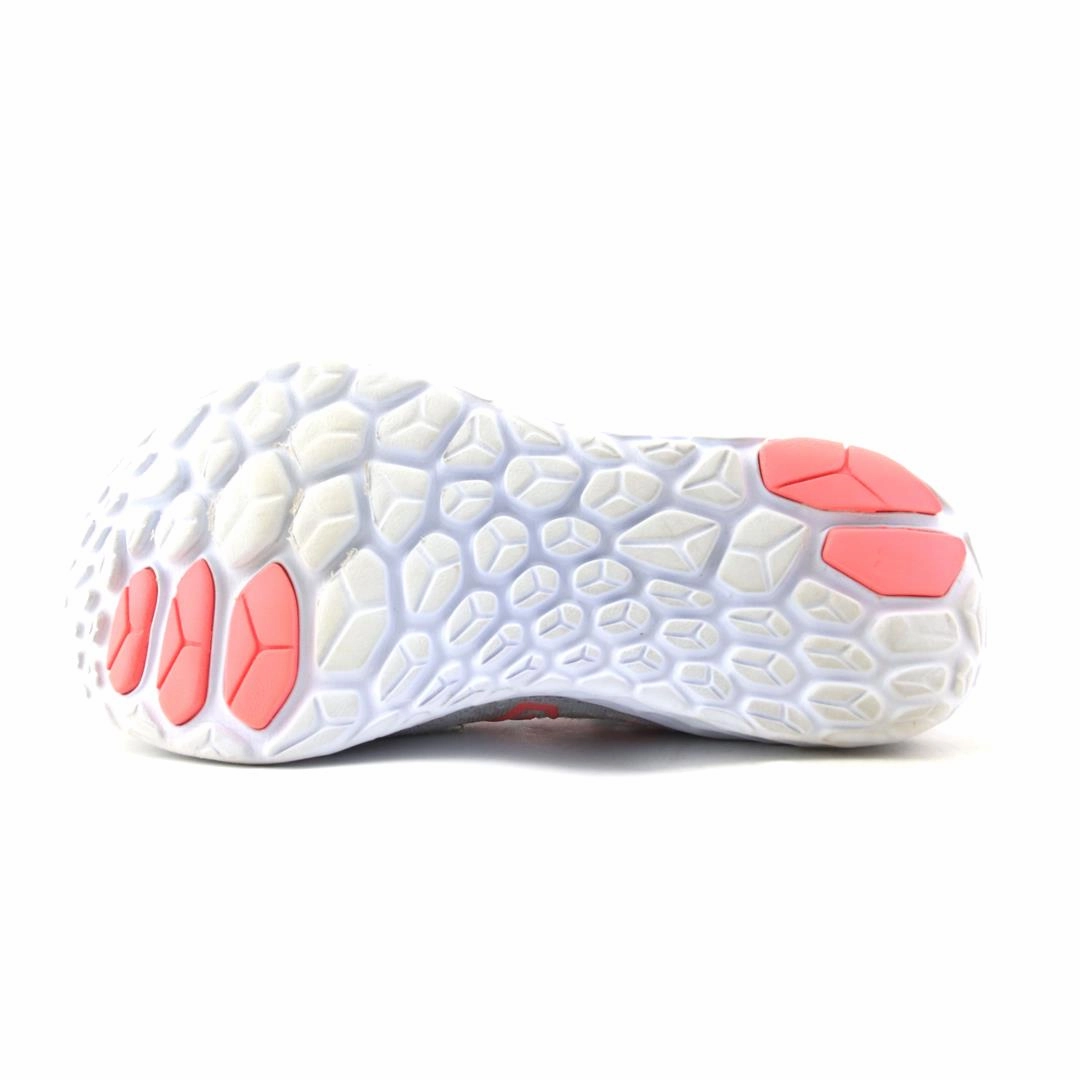NEW BALANCE FRESH FOAM BEACON V3 retro New Balance shoe shots