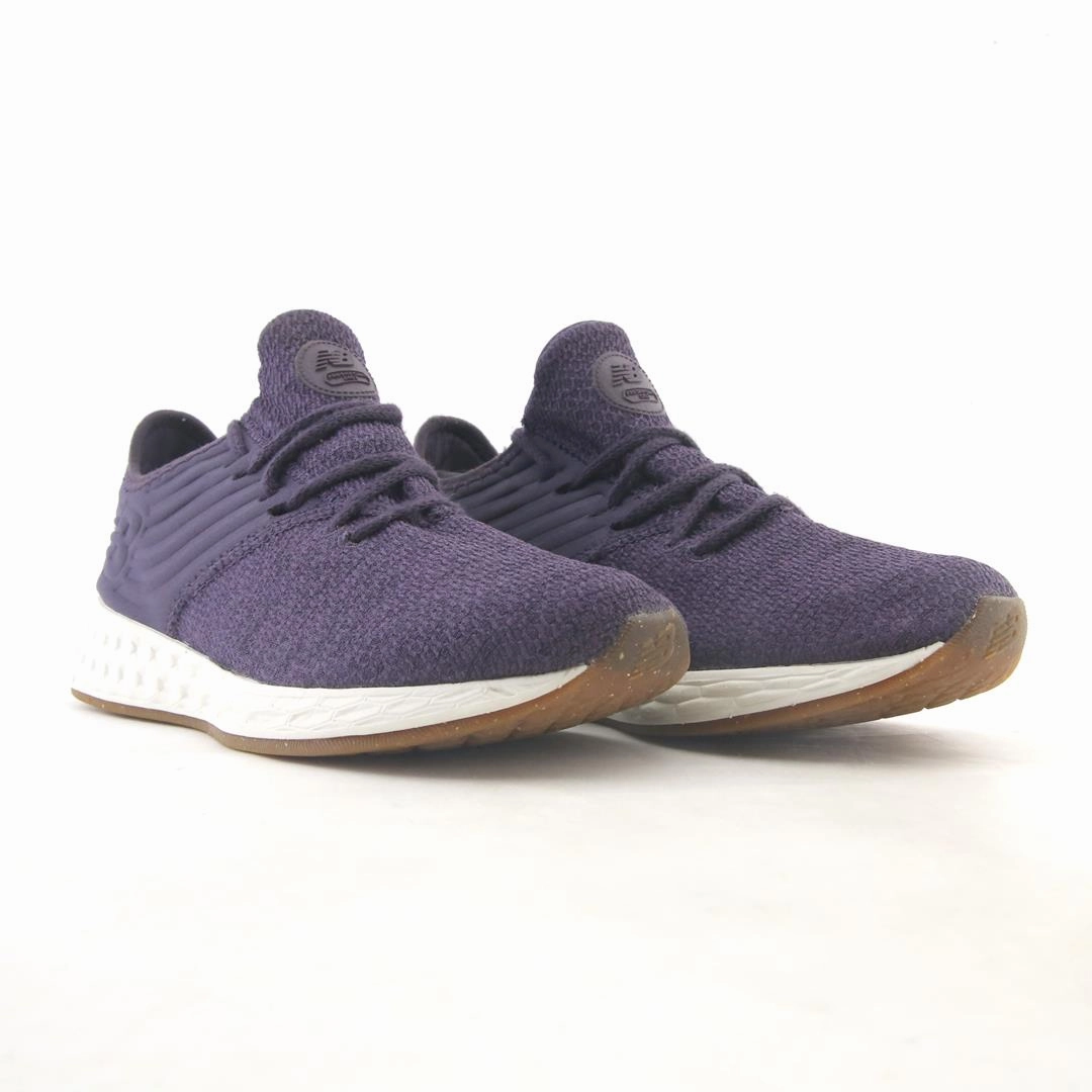 NEW BALANCE  FRESH FOAM CRUZ V1 retro New Balance shoe shots