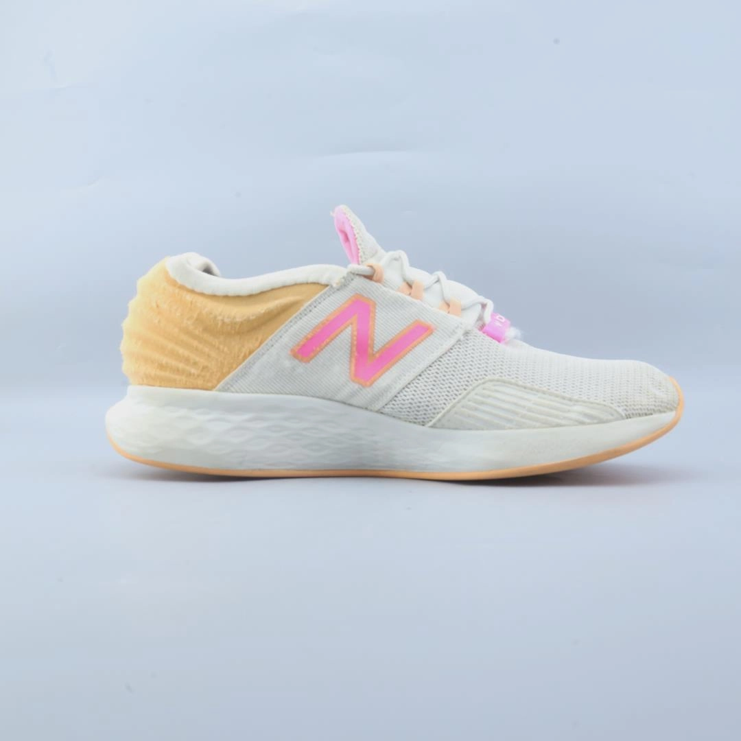 NEW BALANCE FRESH FOAM ROAV New Balance trainer visuals