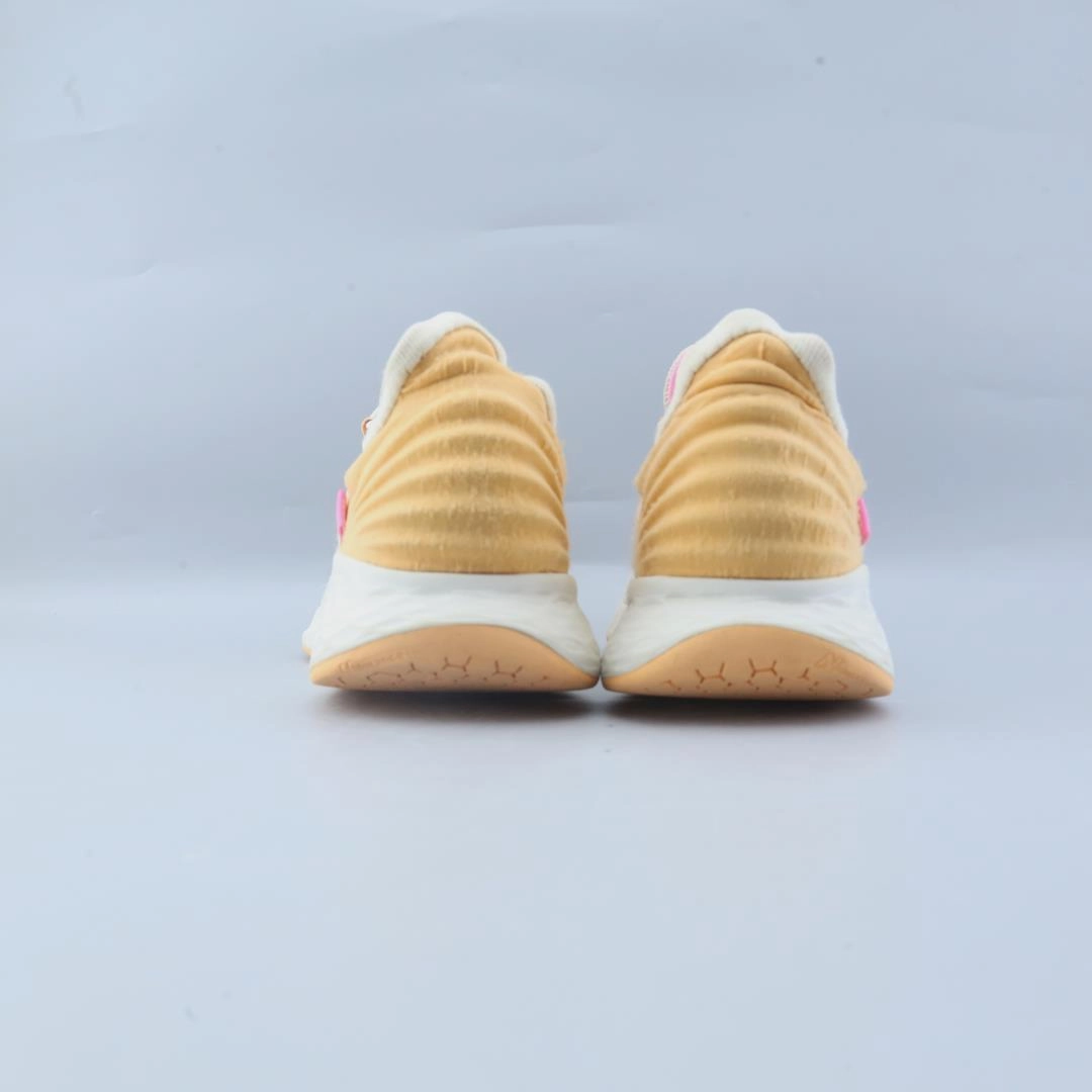 NEW BALANCE FRESH FOAM ROAV New Balance trainer visuals