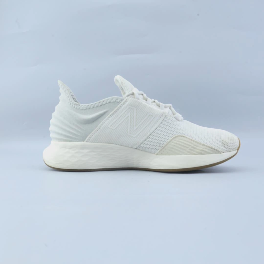 NEW BALANCE FRESH FOAM ROAV V1 stylish New Balance designs