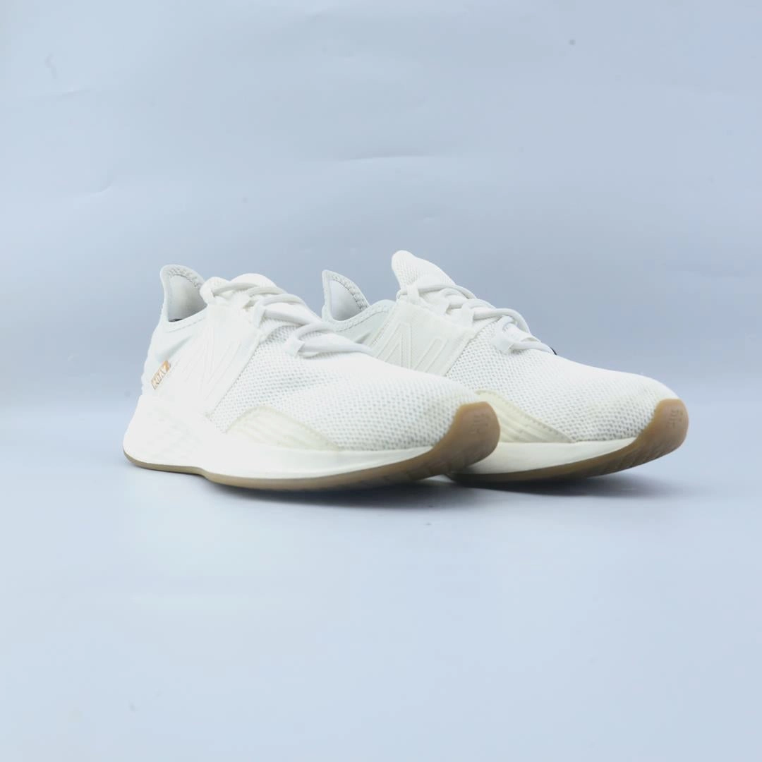 NEW BALANCE FRESH FOAM ROAV V1 stylish New Balance designs