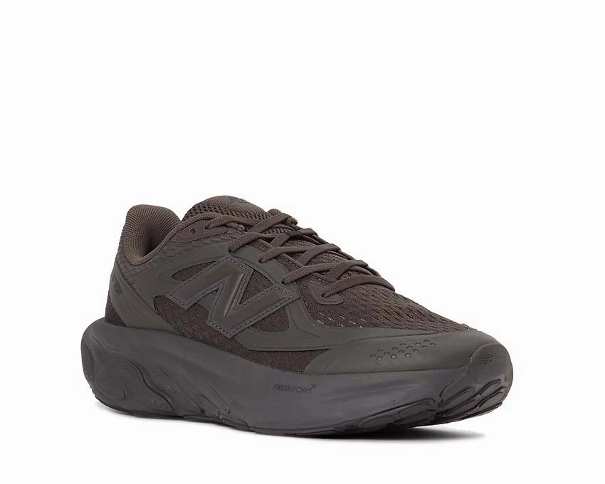 New Balance Fresh Foam Trainer "Black Cement" Nike Max 90 models