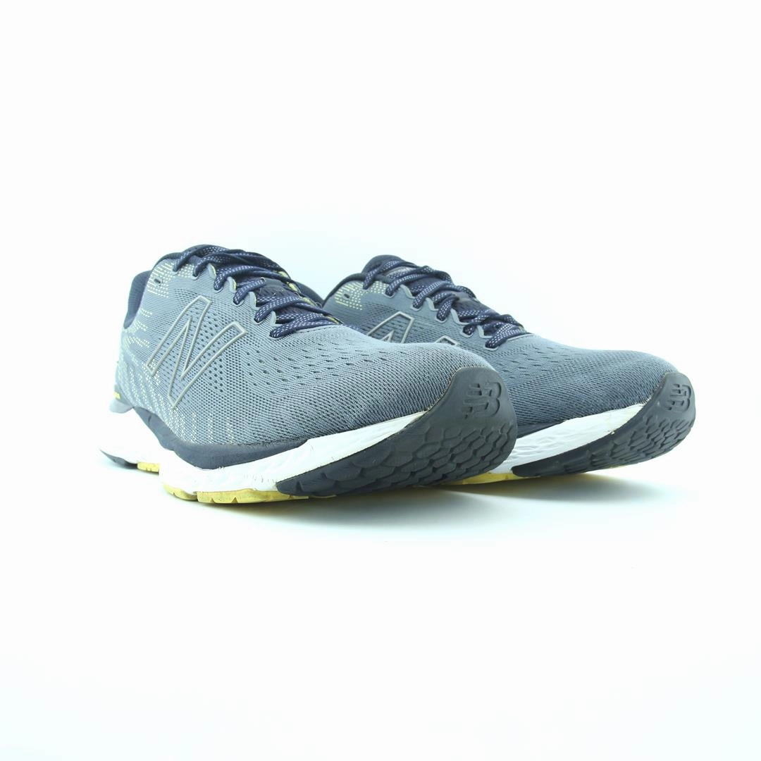 NEW BALANCE FRESH FOAM X 880V11 New Balance trainer visuals