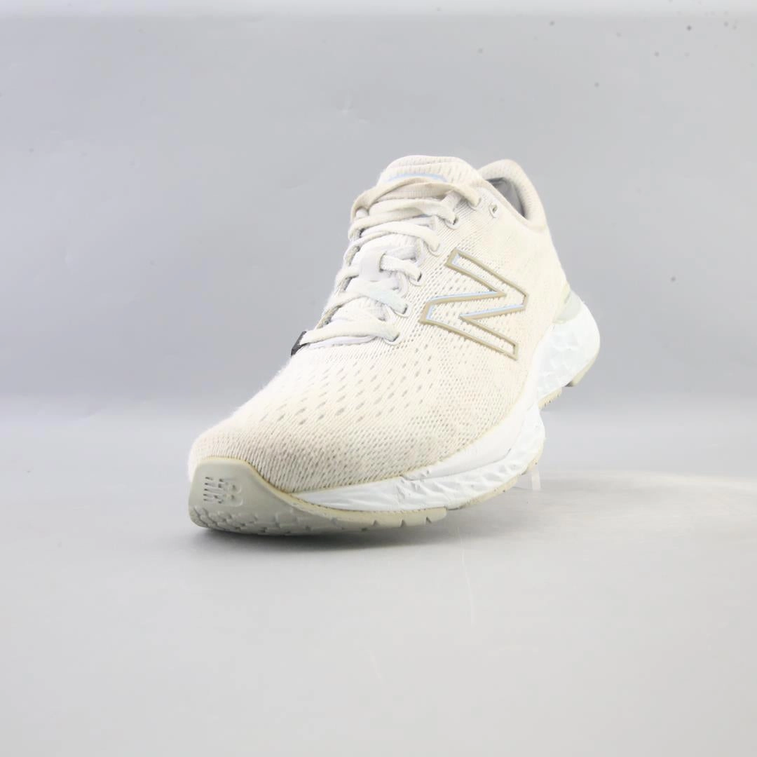 NEW BALANCE FRESH FOAM X 880V11 retro New Balance shoe shots