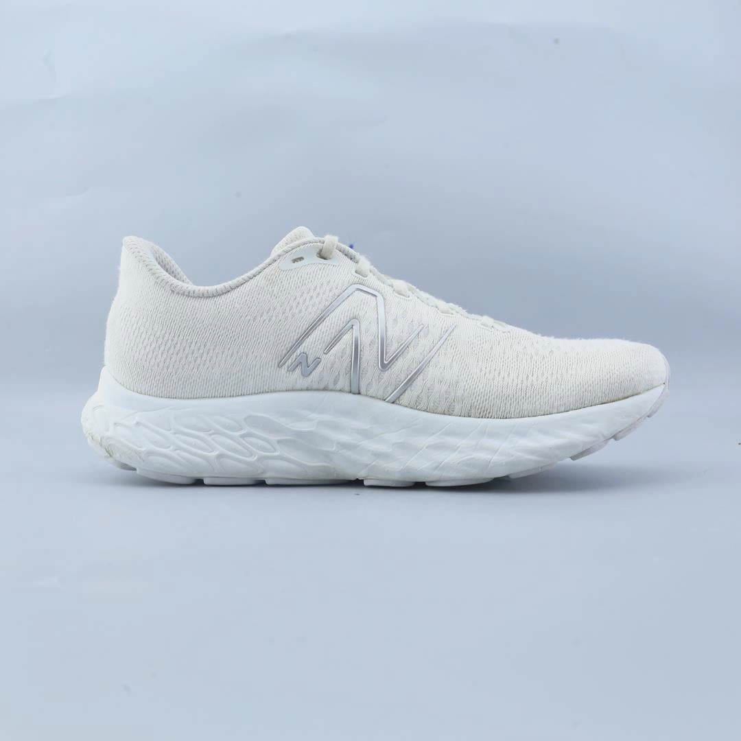 NEW BALANCE FRESH FOAM X EVOZ V3 stylish New Balance designs