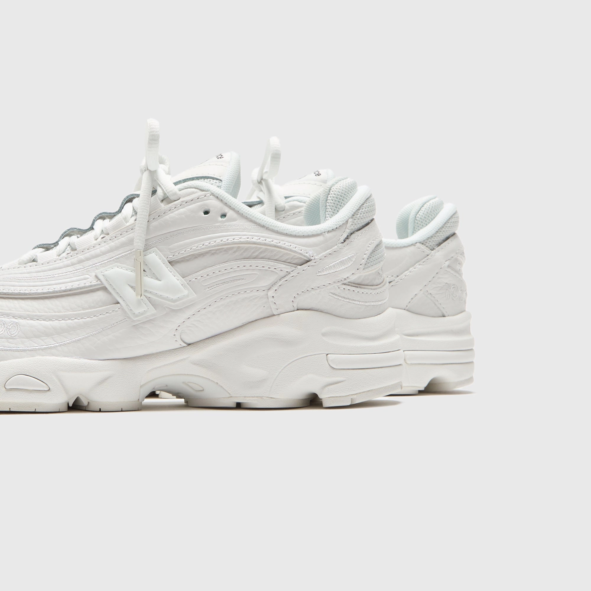 New Balance M1000 - White Nike Air Force 1 edition