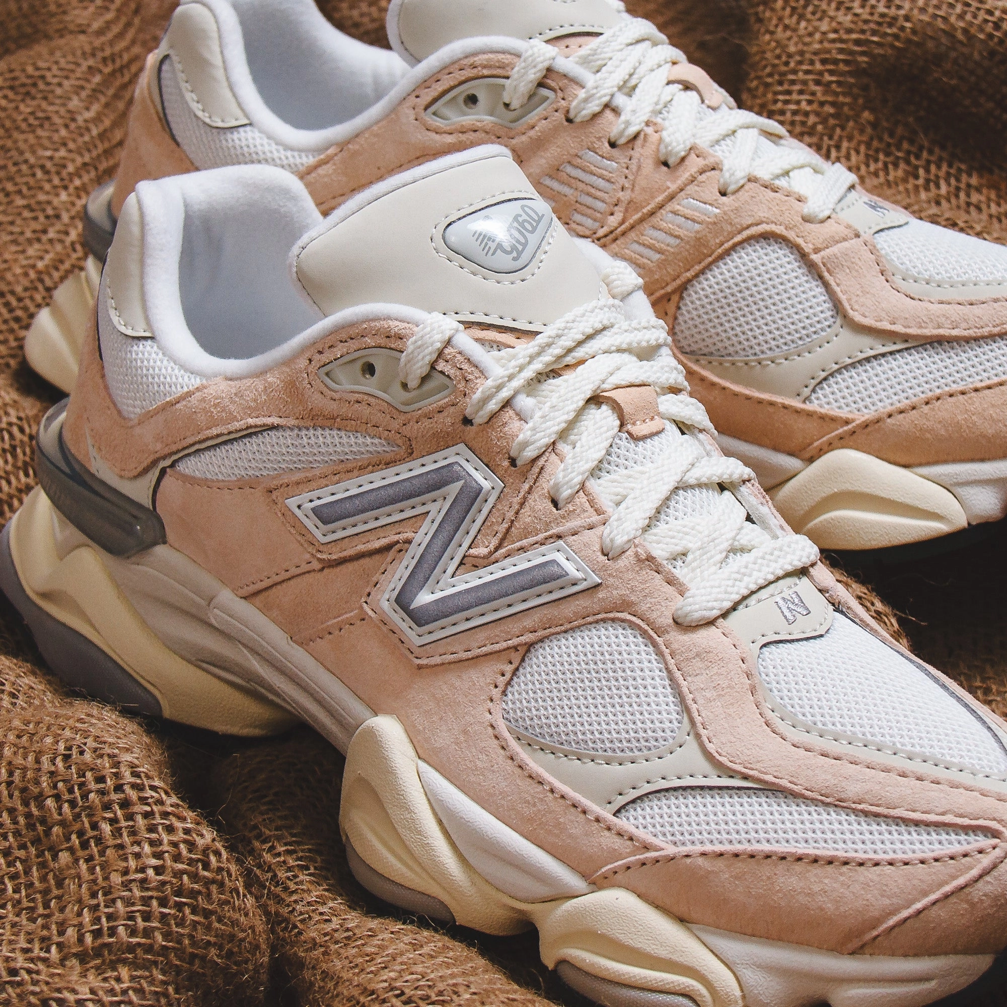 New Balance Unisex 9060 Vintage Rose U9060WNA classic New Balance pictures