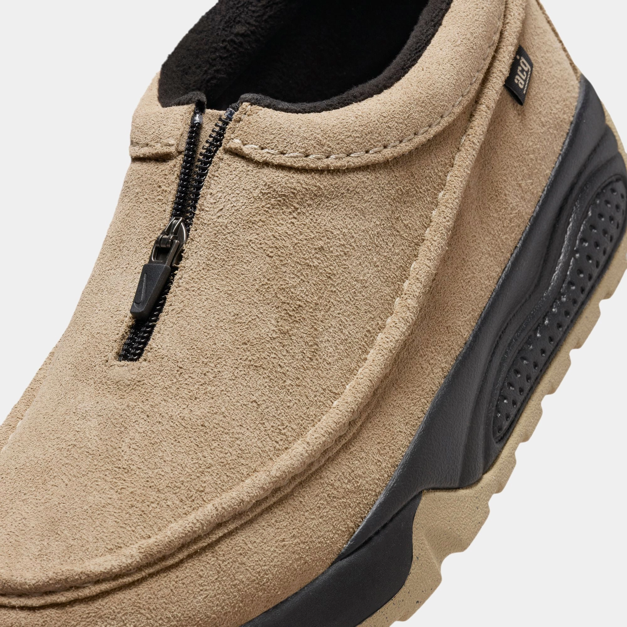 Nike ACG Izy - Khaki / Limestone / Black / Limestone Nike performance sneakers