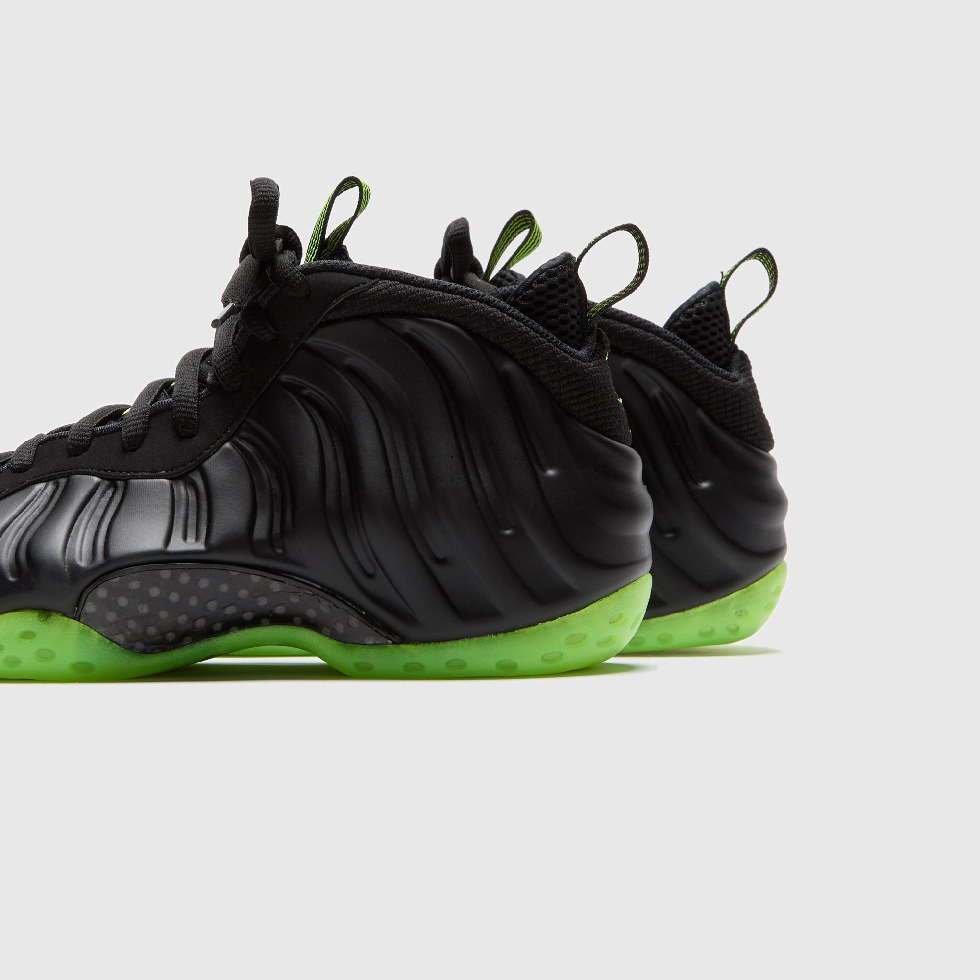 Nike Air Foamposite One - Black / Volt Nike performance sneakers