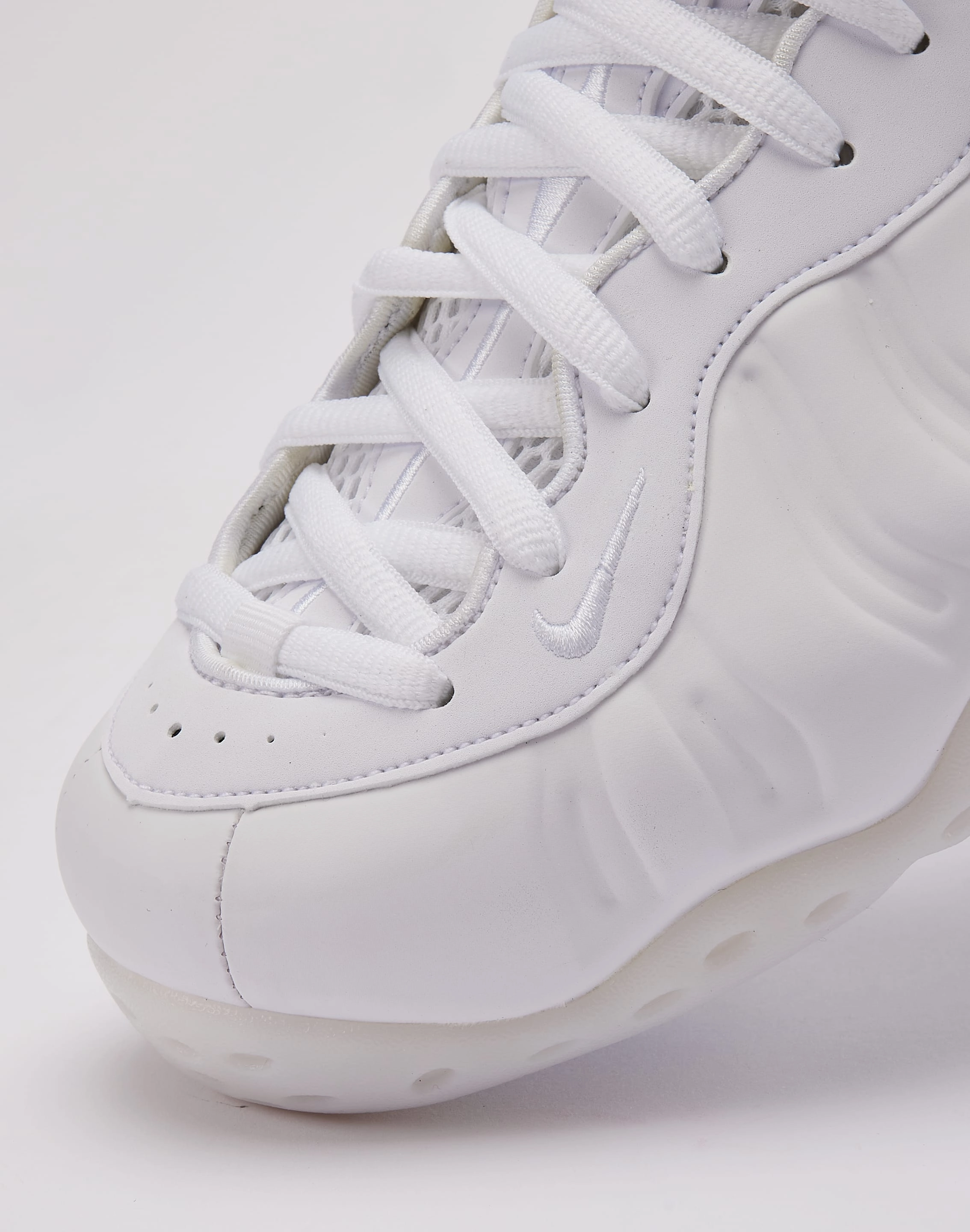 Nike Air Foamposite One 'Triple White' Speed Sneakers