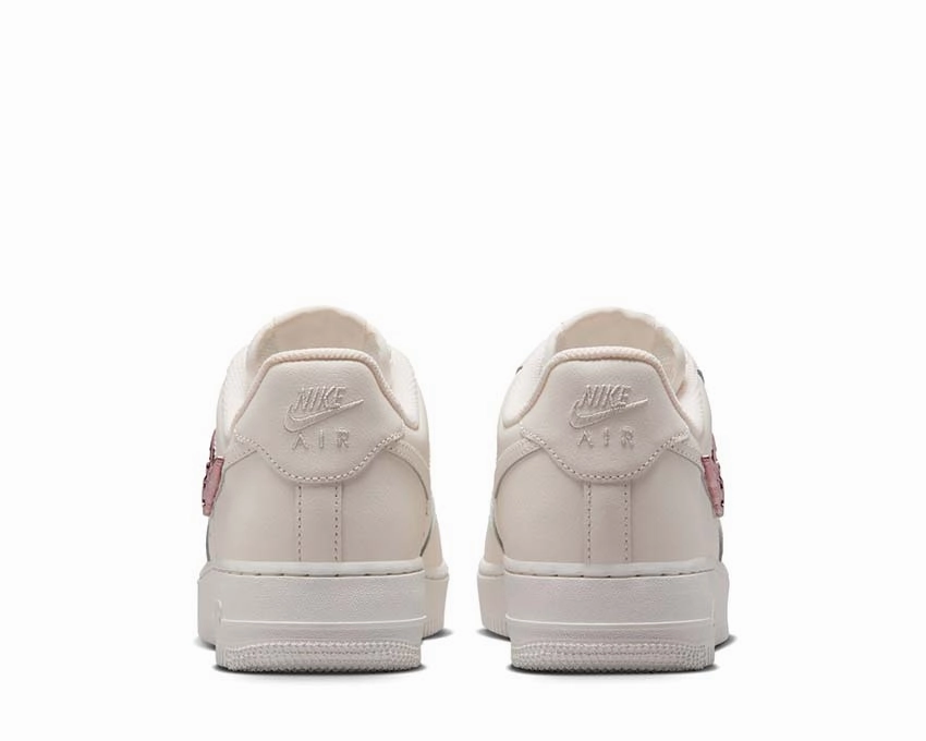 Nike Air Force 1'07 LX W Nike all-day comfort shoes