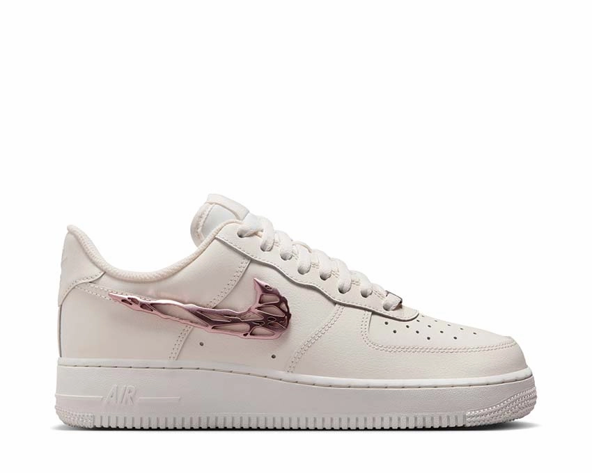 Nike Air Force 1'07 LX W Nike classic sneakers for everyday motion