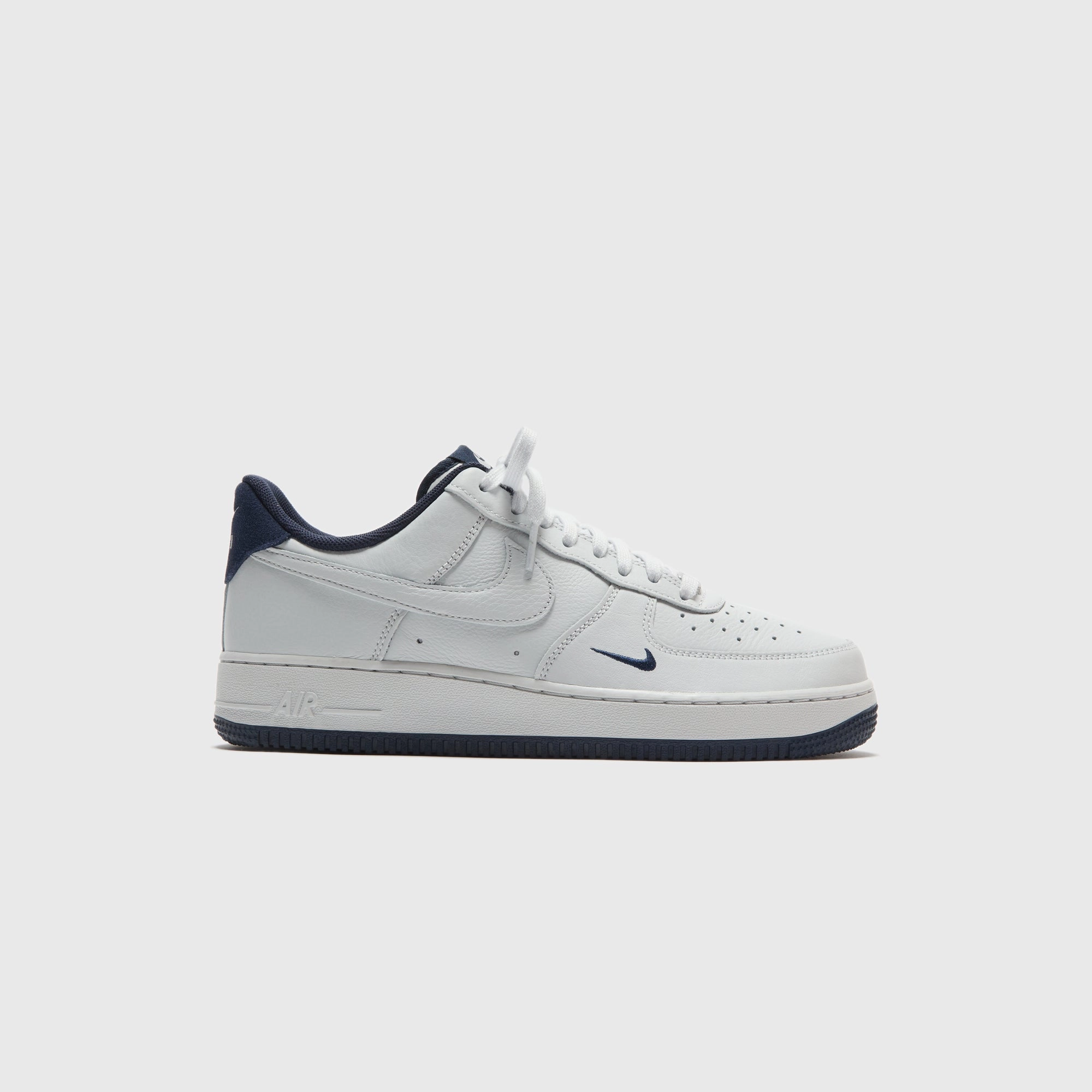 Nike Air Force 1 ??07 Lv8 -  Photon Dust / Obsidian / Photon Dust Nike casual sneakers for men and women
