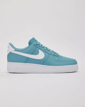 Nike Air Force 1 Low '07 Nike casual sneakers with modern design