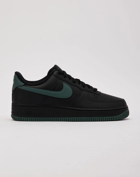 Nike Air Force 1 Low '07 Nike casual sneakers with modern design