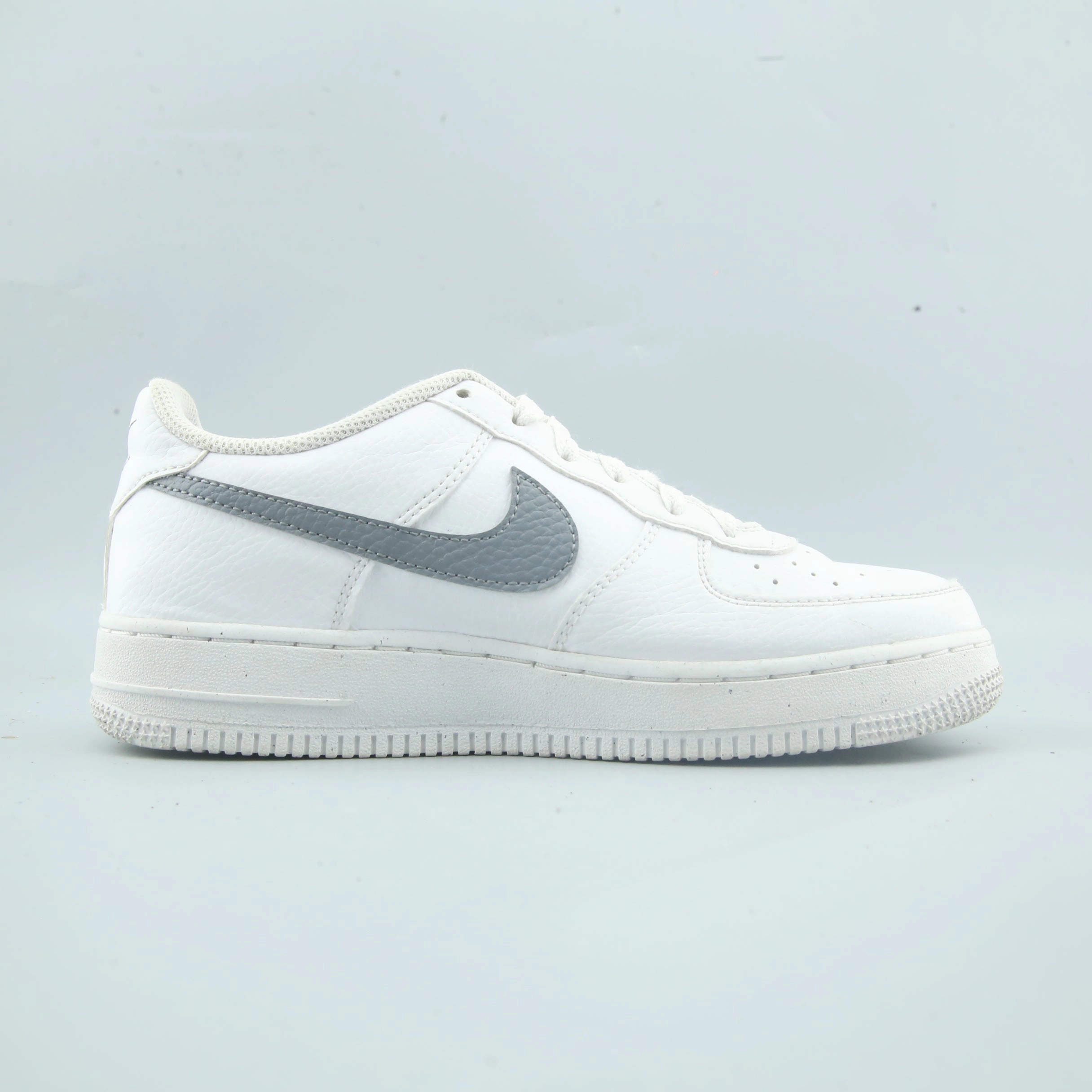 NIKE AIR FORCE 1 LOW '07 Nike sneaker detail shots
